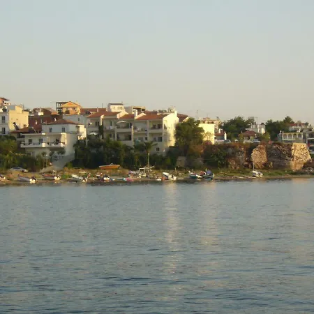 Maries Seaside Apartman *