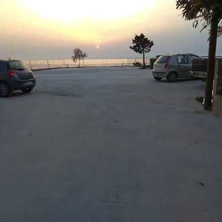 Maries Seaside Apartmán *